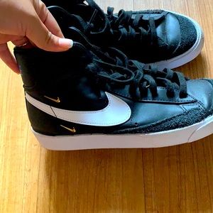Nikes high top